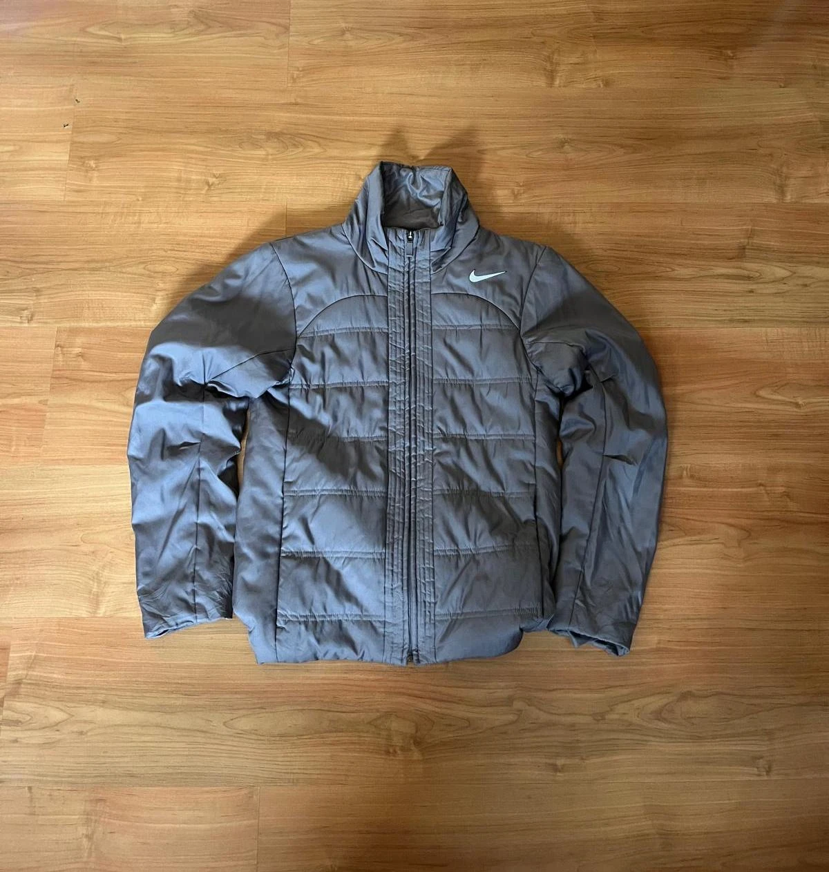 Doudoune Nike Grise Logo Brodé Vintage Y2K Taille XS